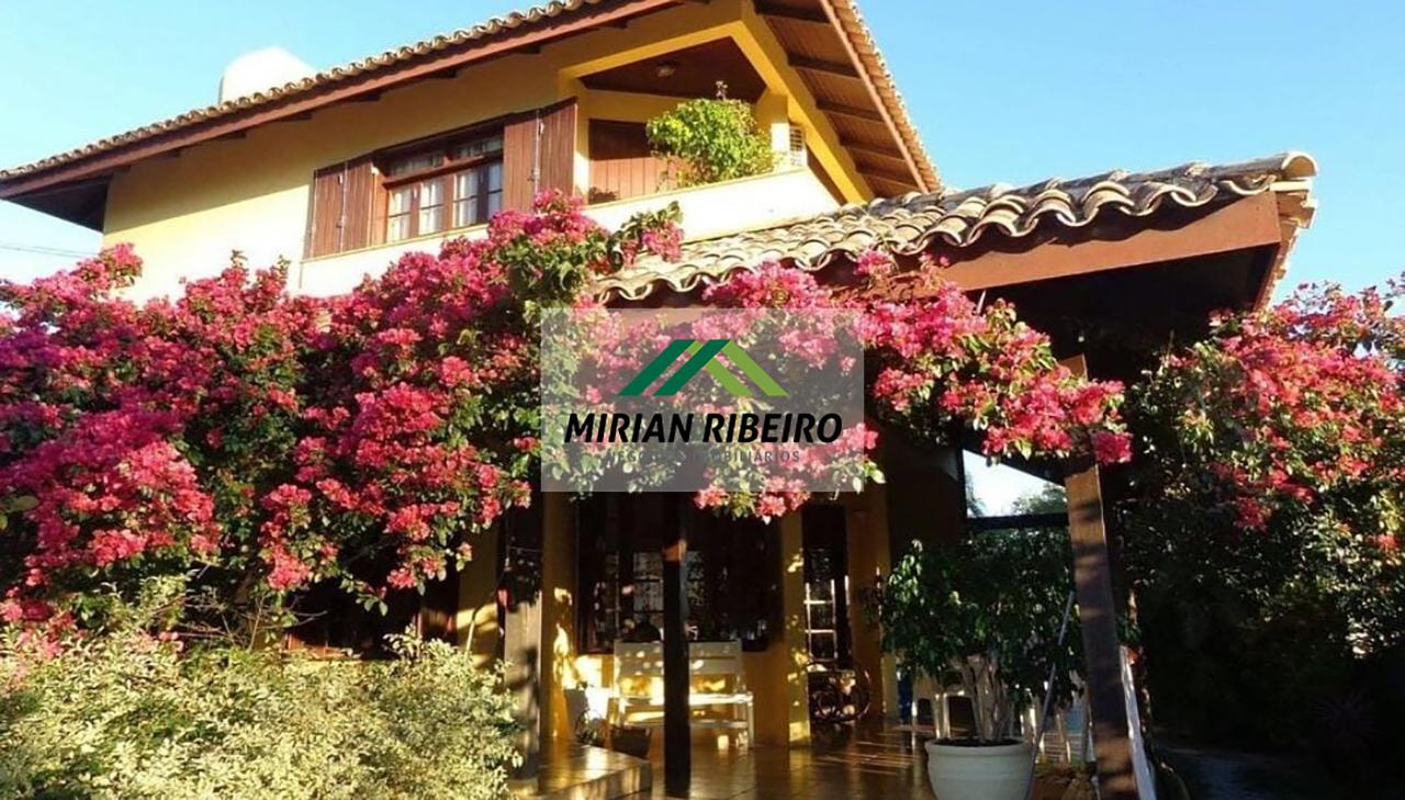 Lindo sobrado disponível para venda no Santinho.