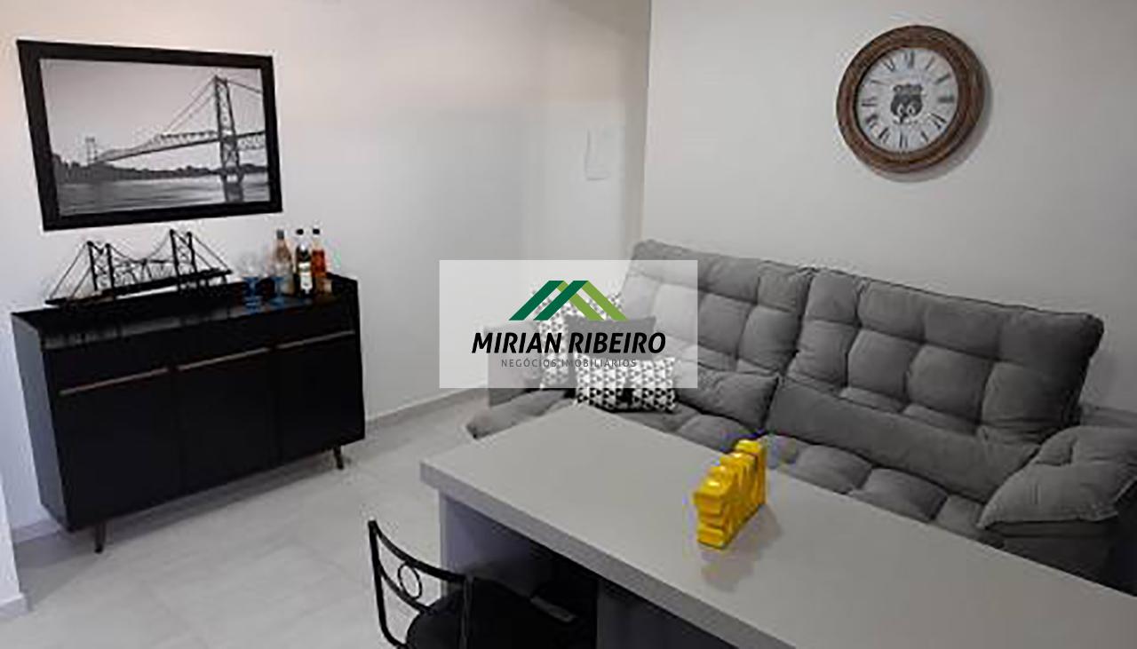 Lindo apartamento a 400m da praia, localizado na rua dos Tubarões. 