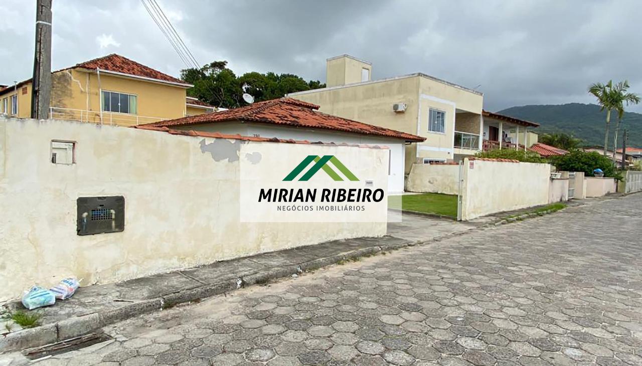 LINDA CASA NO BAIRRO INGLESES - PRONTA PARA MORAR