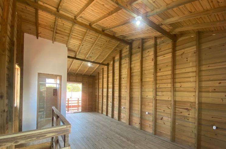 Casa à venda no bairro Rio Vermelho, com preço acessível