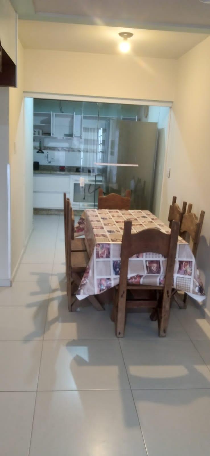 Casa com 2 andares à venda no bairro Ingleses