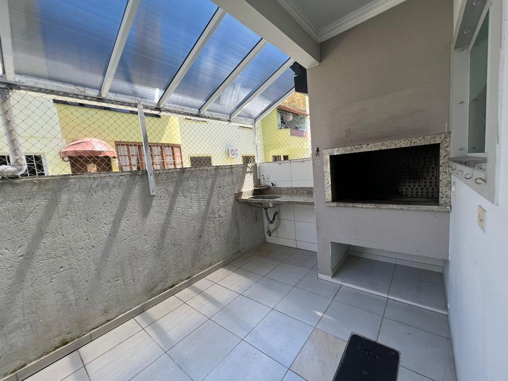 Casa com acabamento impecável, 2 andares - Bairro Ingleses, Florianópolis - SC