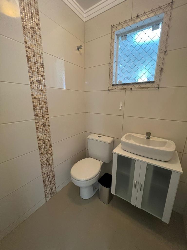Casa com acabamento impecável, 2 andares - Bairro Ingleses, Florianópolis - SC