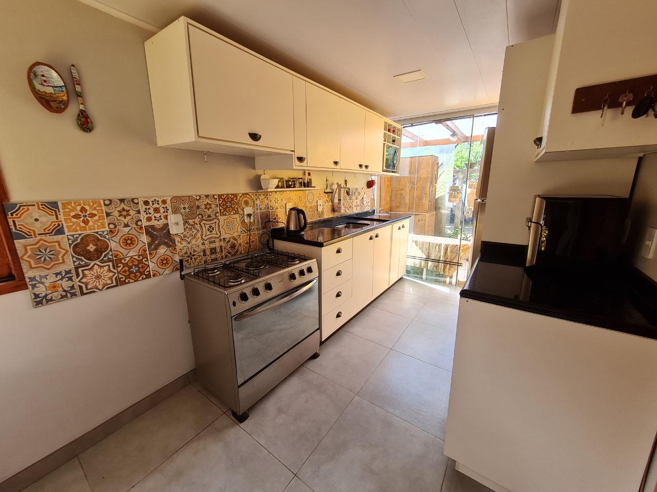 Casa com 4 suítes independentes - Próximo à praia do Moçambique