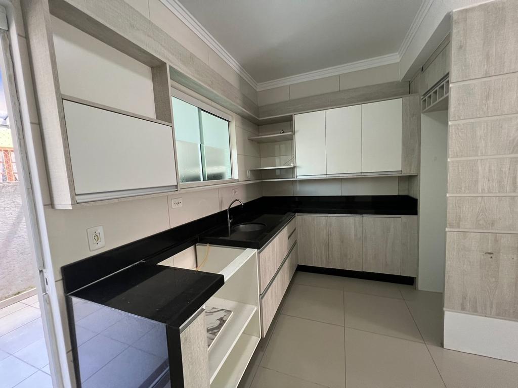 Casa com acabamento impecável, 2 andares - Bairro Ingleses, Florianópolis - SC