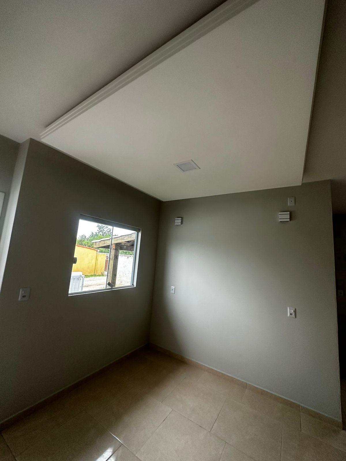 Casa à venda no bairro Rio Vermelho, 3 dorm. bom preço