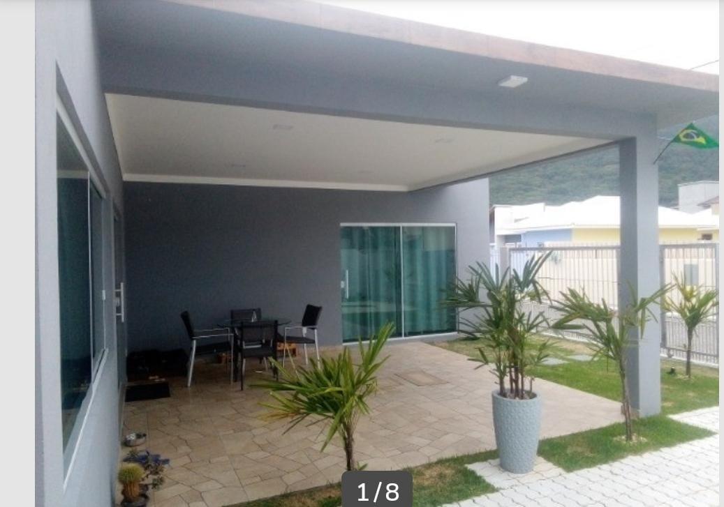 Casa à venda no bairro Rio Vermelho, com acabamento refinado