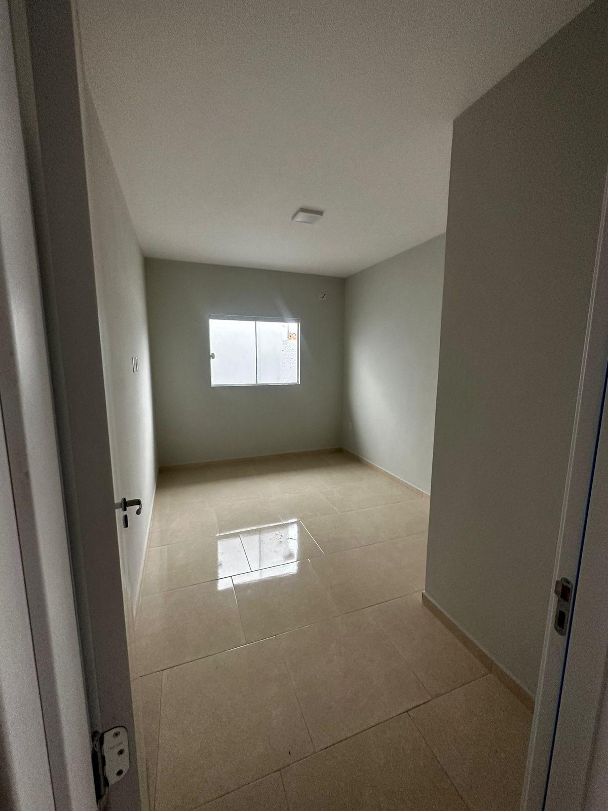 Casa à venda no bairro Rio Vermelho, 3 dorm. bom preço