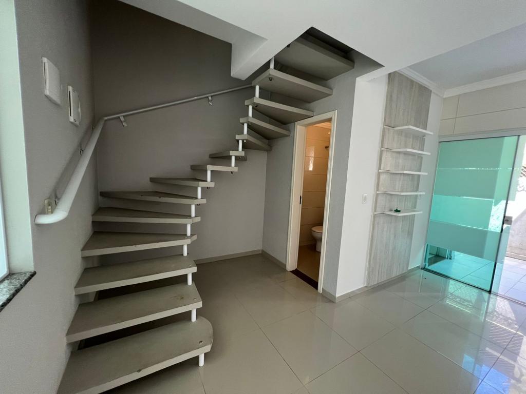 Casa com acabamento impecável, 2 andares - Bairro Ingleses, Florianópolis - SC