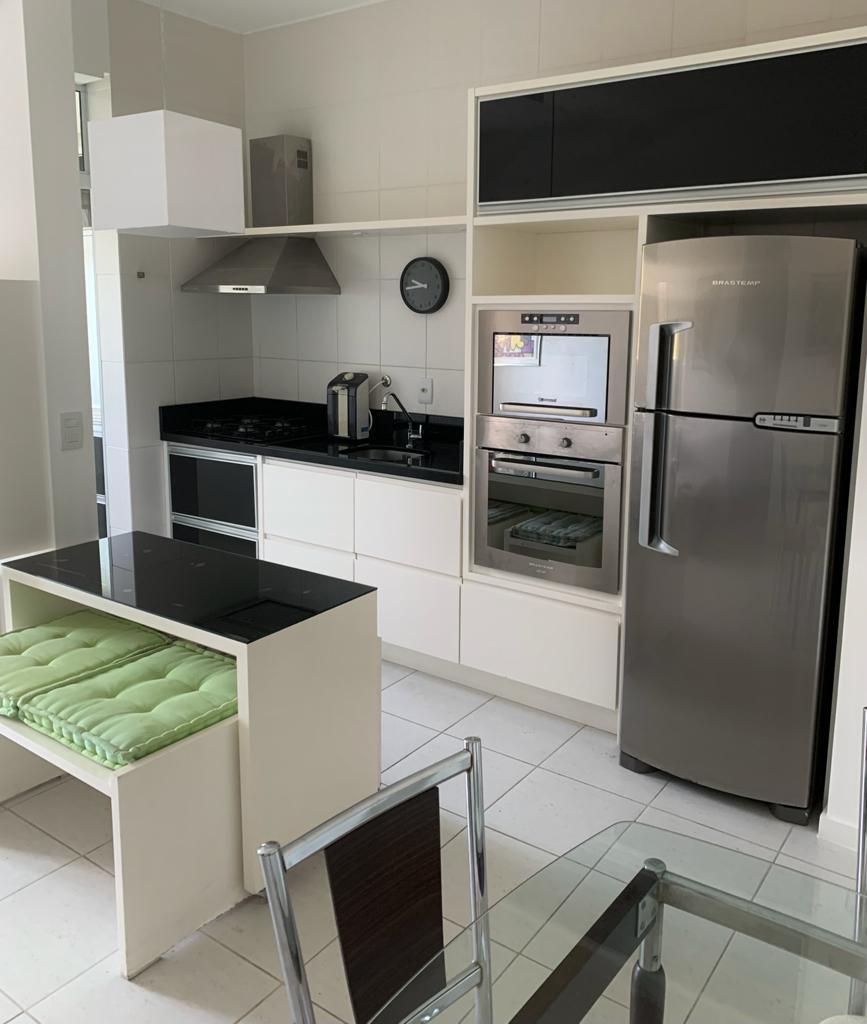 Um excelente apartamento à venda no bairro Itacurubi - Florianópolis, SC
