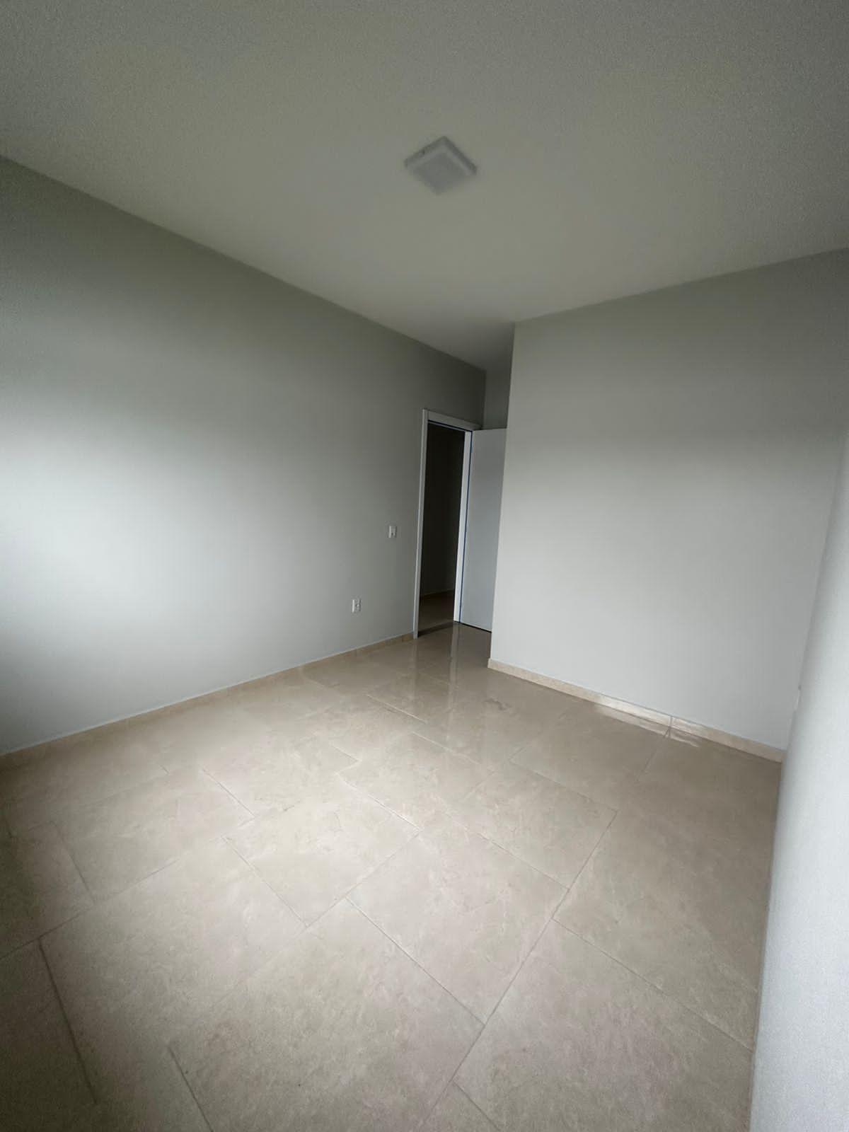 Casa à venda no bairro Rio Vermelho, 3 dorm. bom preço