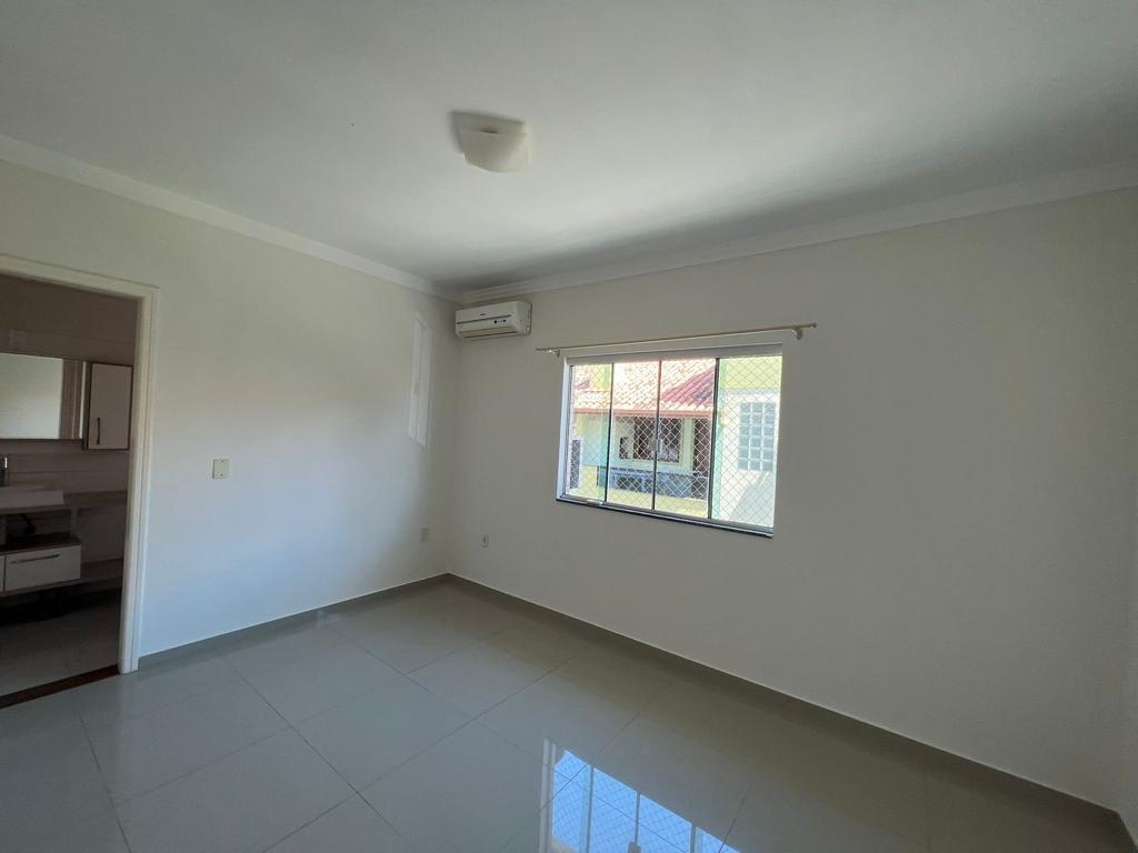 Casa com acabamento impecável, 2 andares - Bairro Ingleses, Florianópolis - SC