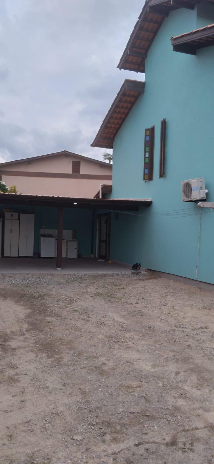 Casa com 2 andares à venda no bairro Ingleses