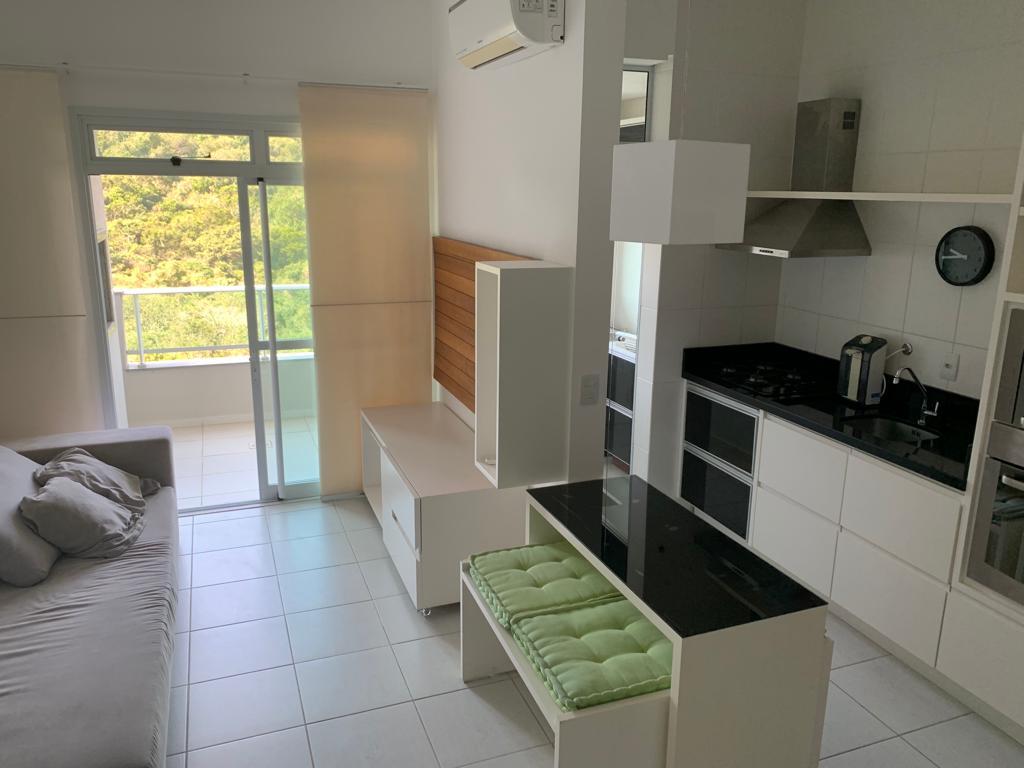 Um excelente apartamento à venda no bairro Itacurubi - Florianópolis, SC