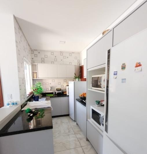 Casa à venda no bairro Rio Vermelho, com preço acessível