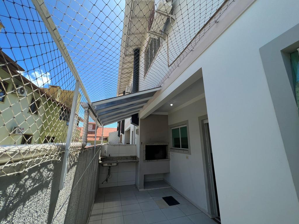 Casa com acabamento impecável, 2 andares - Bairro Ingleses, Florianópolis - SC
