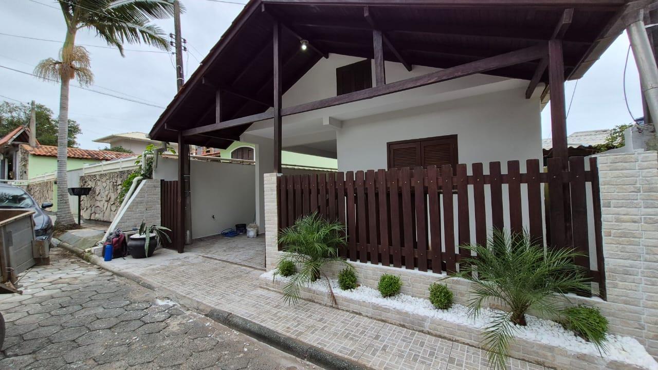 Casa com 5 Dormitórios, Área Gourmet e Amplo Espaço Externo