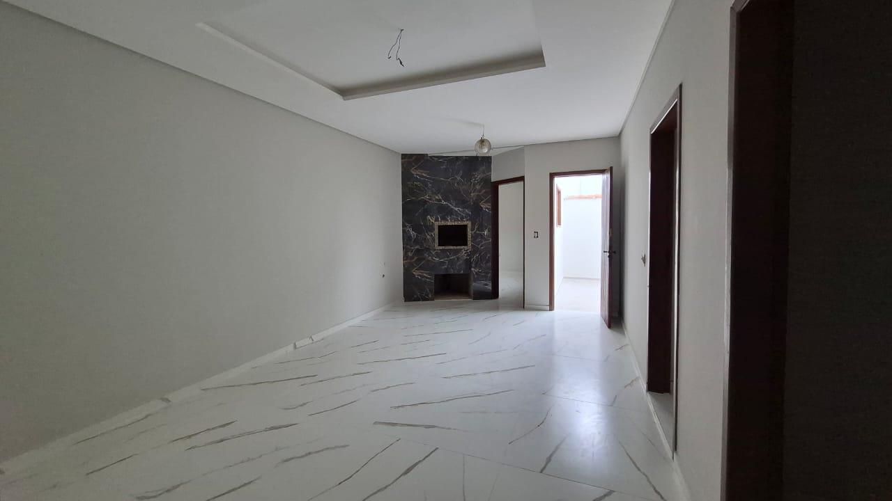 Casa com 5 Dormitórios, Área Gourmet e Amplo Espaço Externo