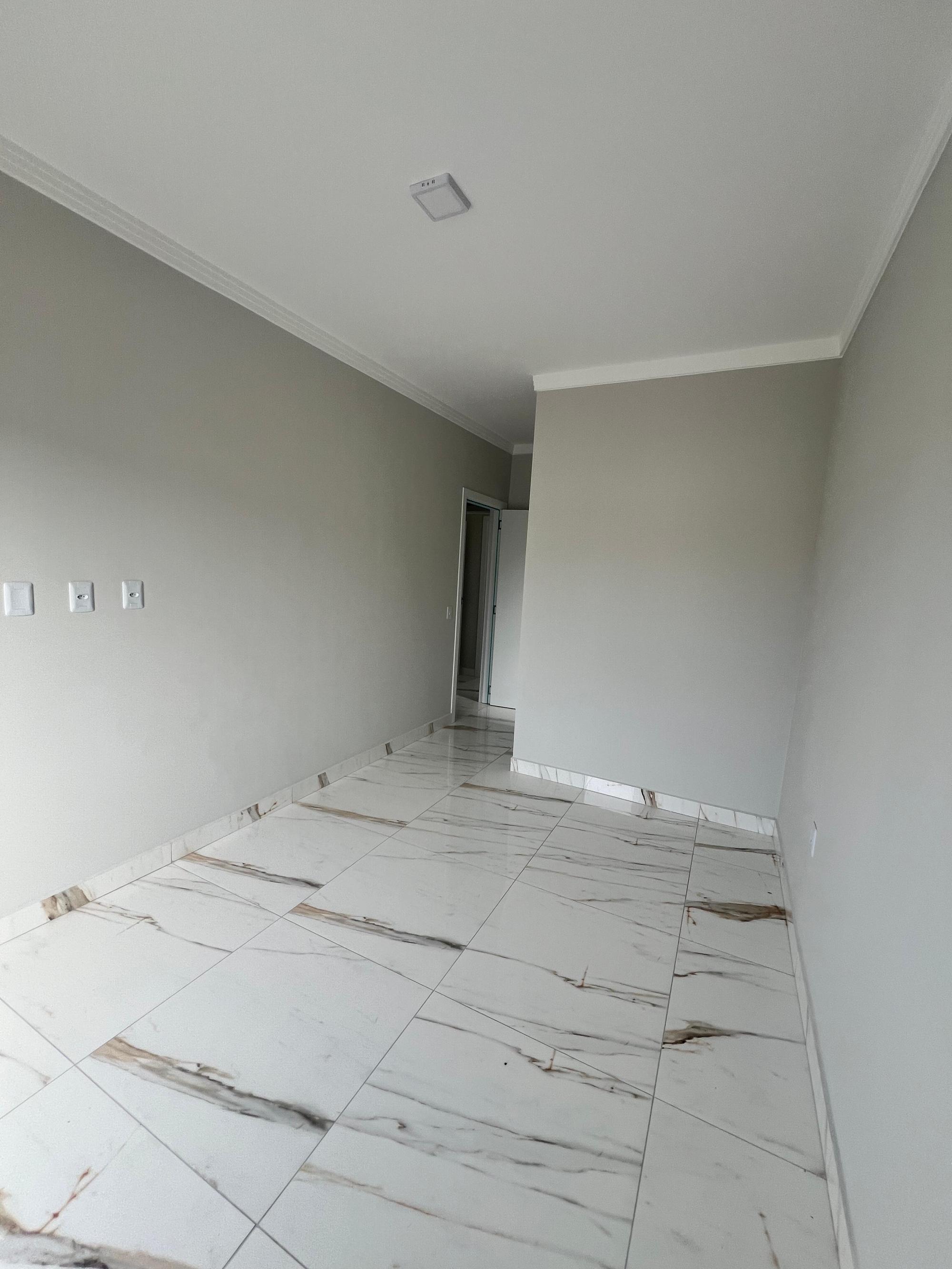 SOBRADO À VENDA – RIO VERMELHO | FLORIANÓPOLIS/SC | SUITES + EDÍCULA