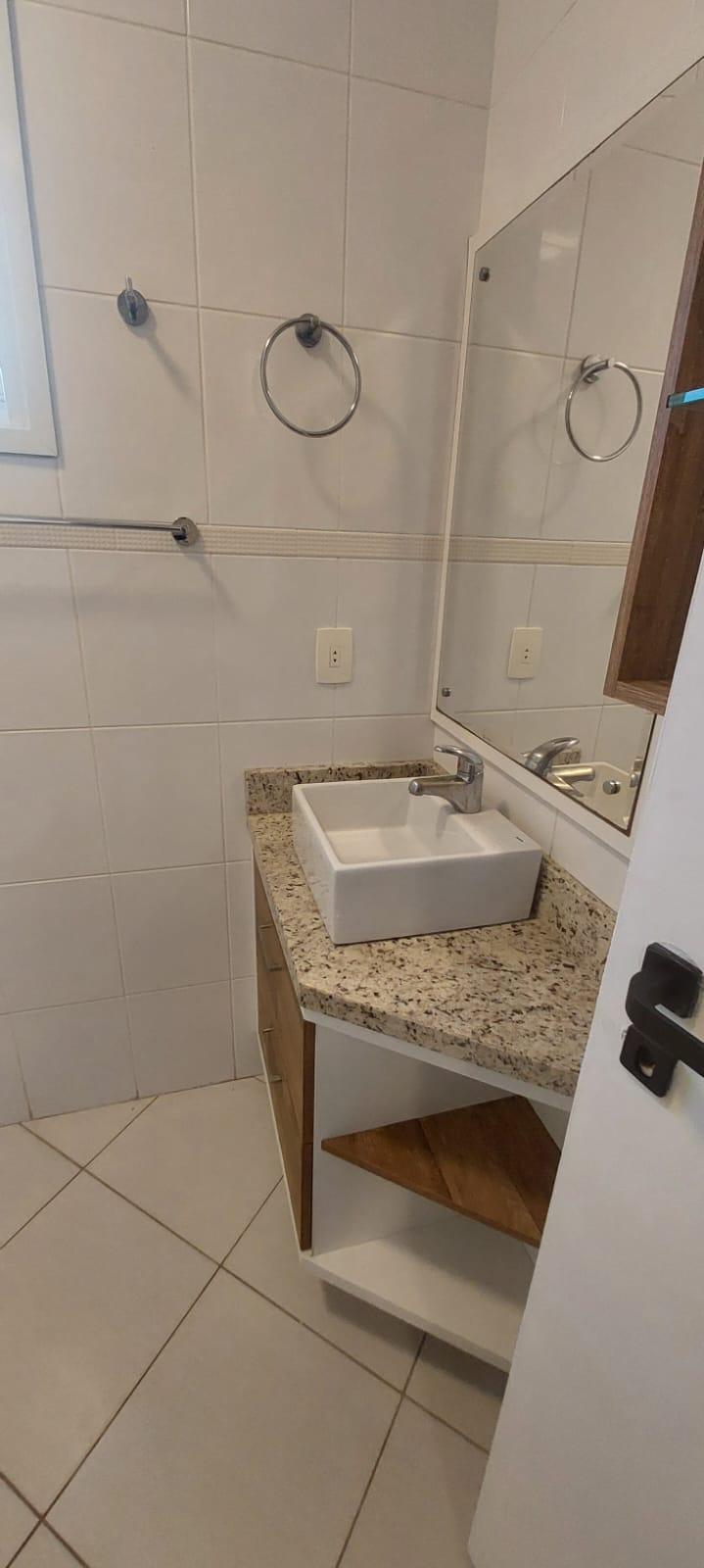 Sobrado Mobiliado com 3 Dormitórios, Energia Solar e a 900 m da Praia
