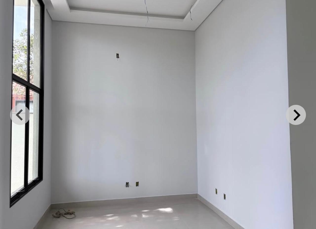 Casa Térrea com Suíte, Churrasqueira e Amplo Terreno