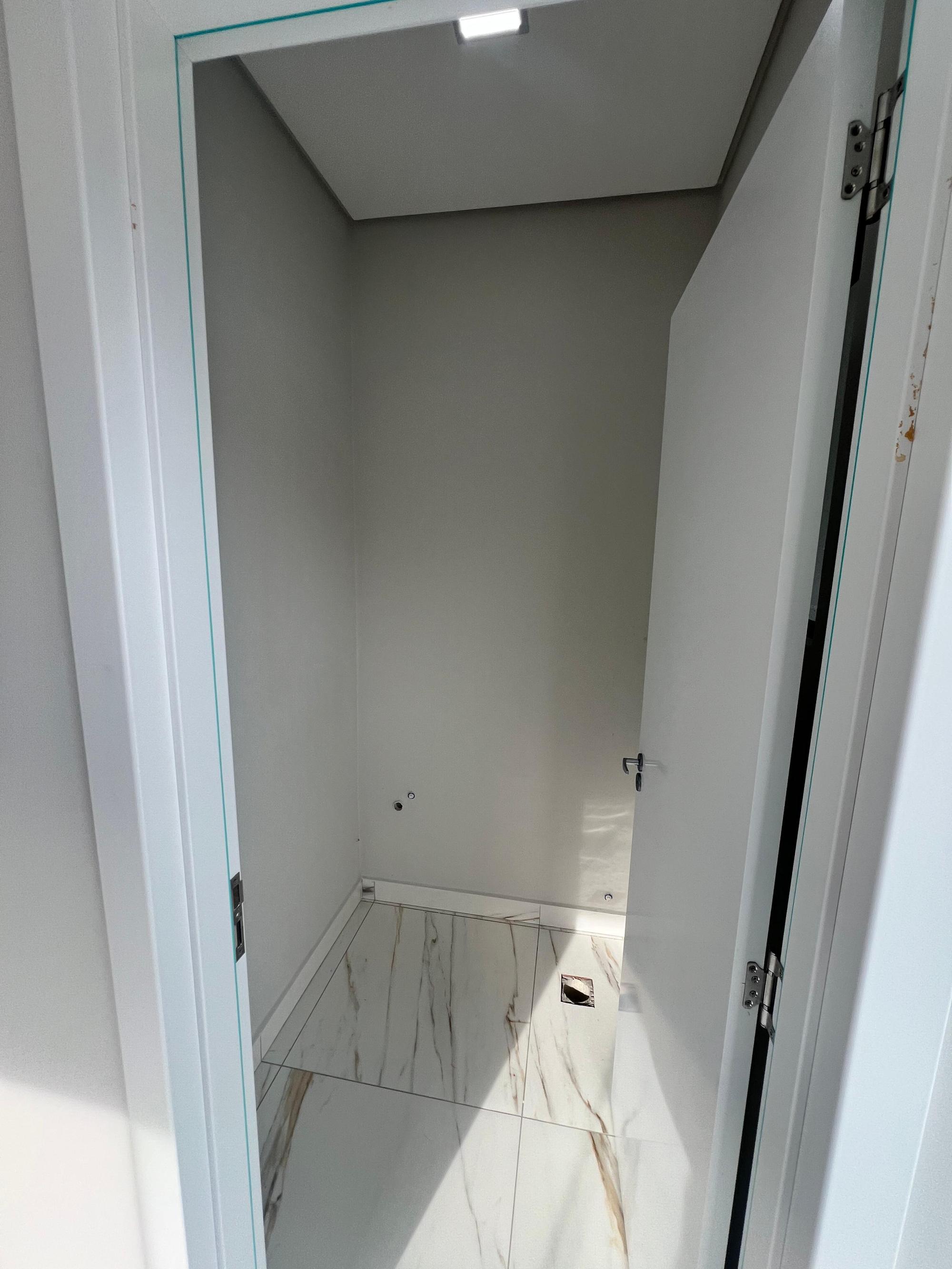 SOBRADO À VENDA – RIO VERMELHO | FLORIANÓPOLIS/SC | SUITES + EDÍCULA