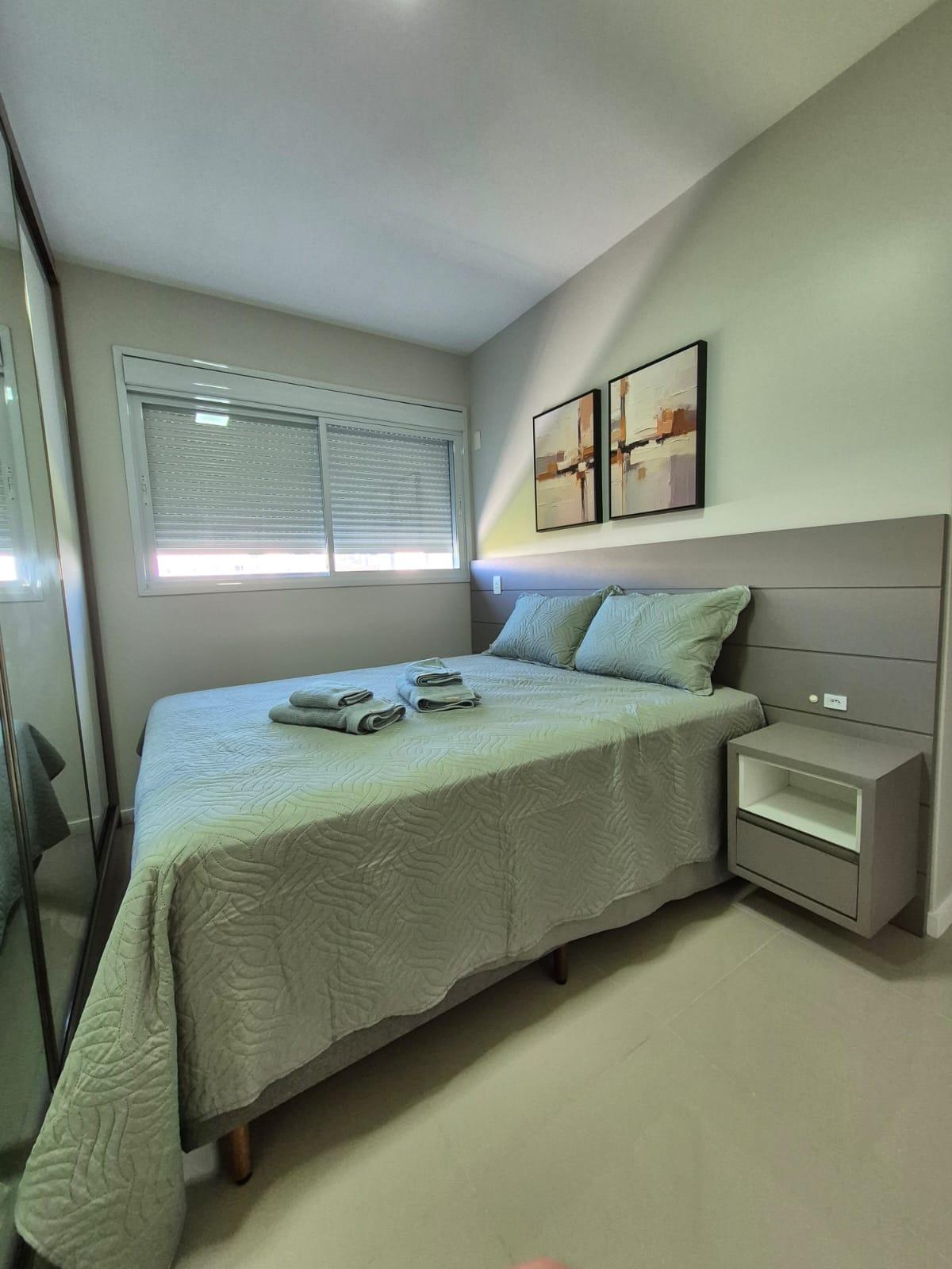 Apartamento Mobiliado a 400 m da Praia | 2 Dormitórios, Suíte, Hobby Box e Pronto para Morar