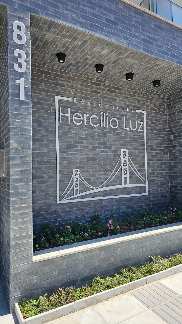 APTO NOVO  NO RESIDENCIAL HERCÍLIO LUZ 