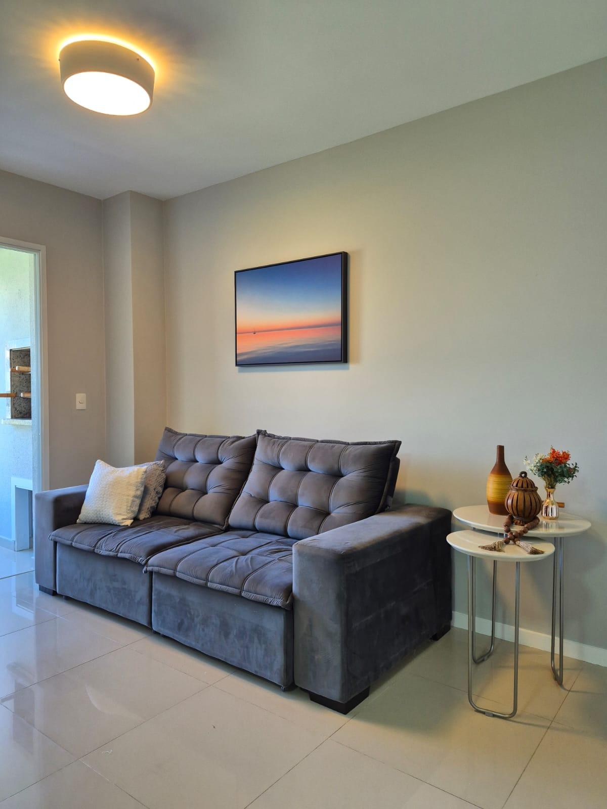 Apartamento Mobiliado a 400 m da Praia | 2 Dormitórios, Suíte, Hobby Box e Pronto para Morar