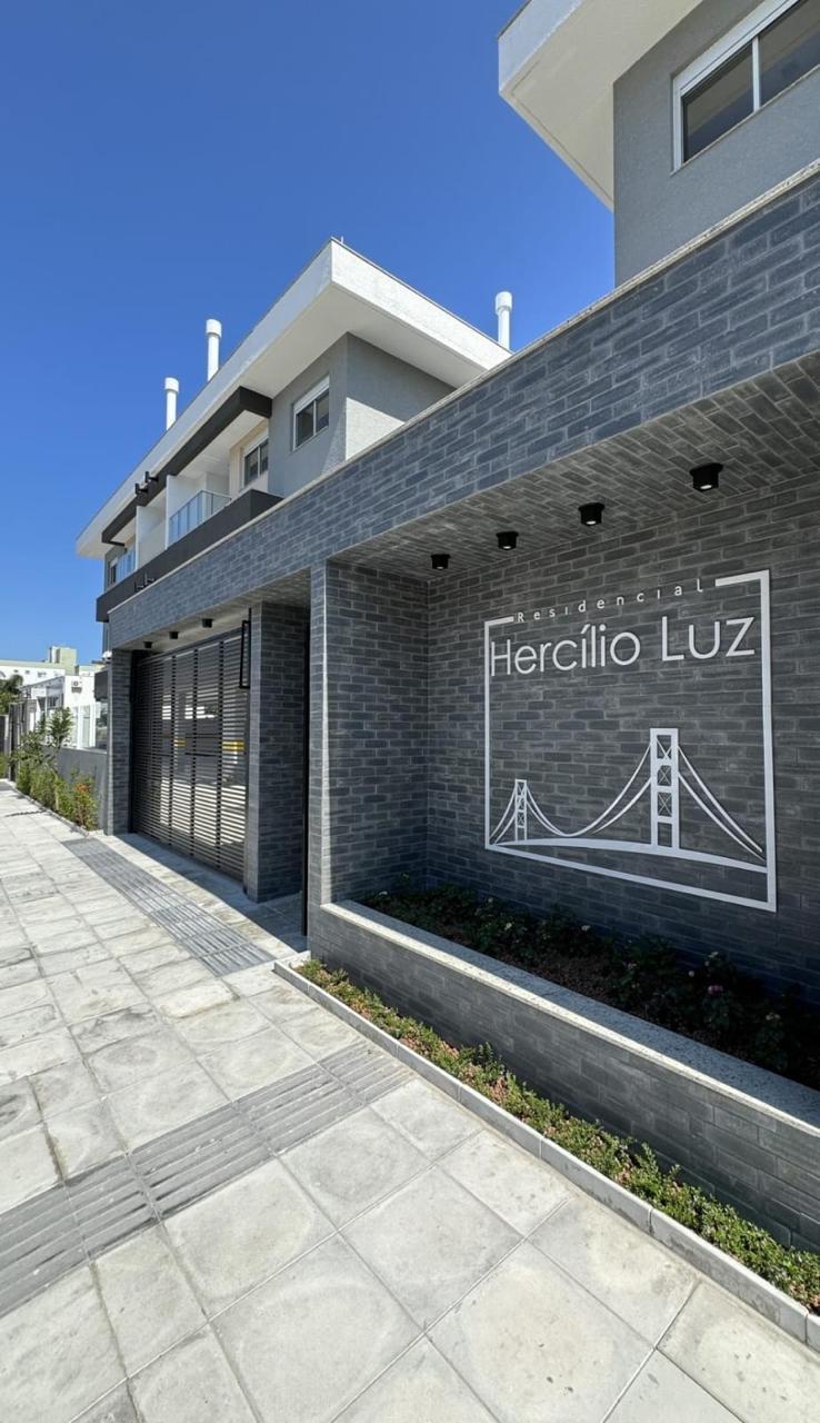 APTO NOVO  NO RESIDENCIAL HERCÍLIO LUZ 