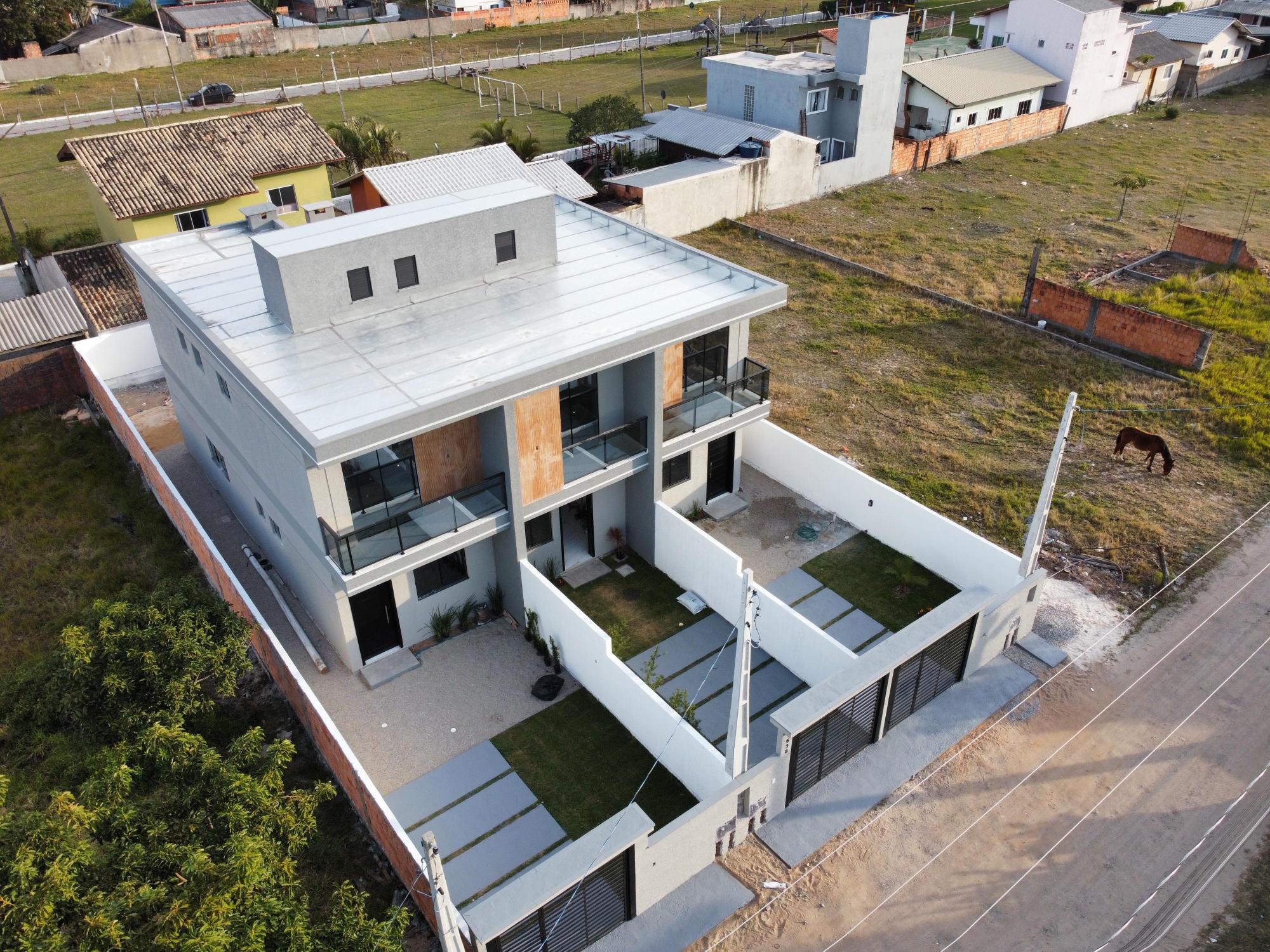SOBRADO À VENDA – RIO VERMELHO | FLORIANÓPOLIS/SC | SUITES + EDÍCULA