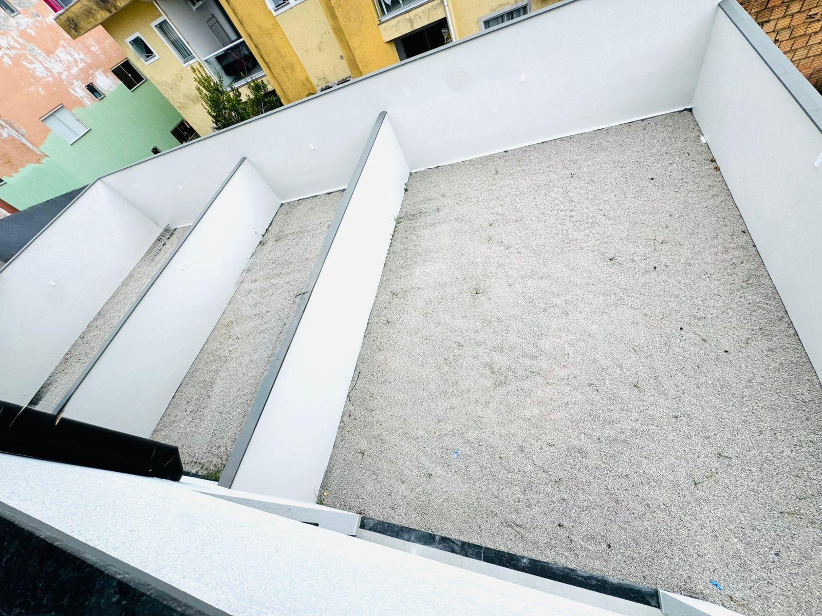 Sobrado Novo com 2 Suítes, 2 Vagas e Quintal Privativo | Modernidade e Conforto